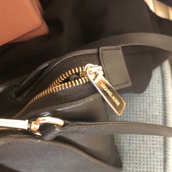 MK Satchel (Medium) - Picture 3 of 3